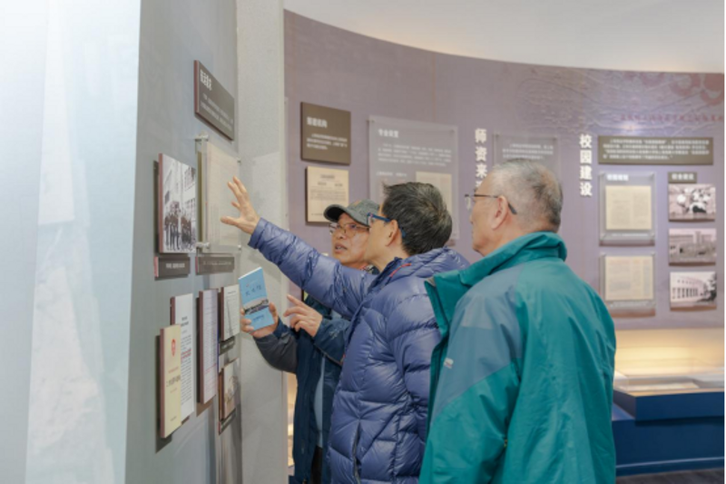 实地考察校史馆场馆现状